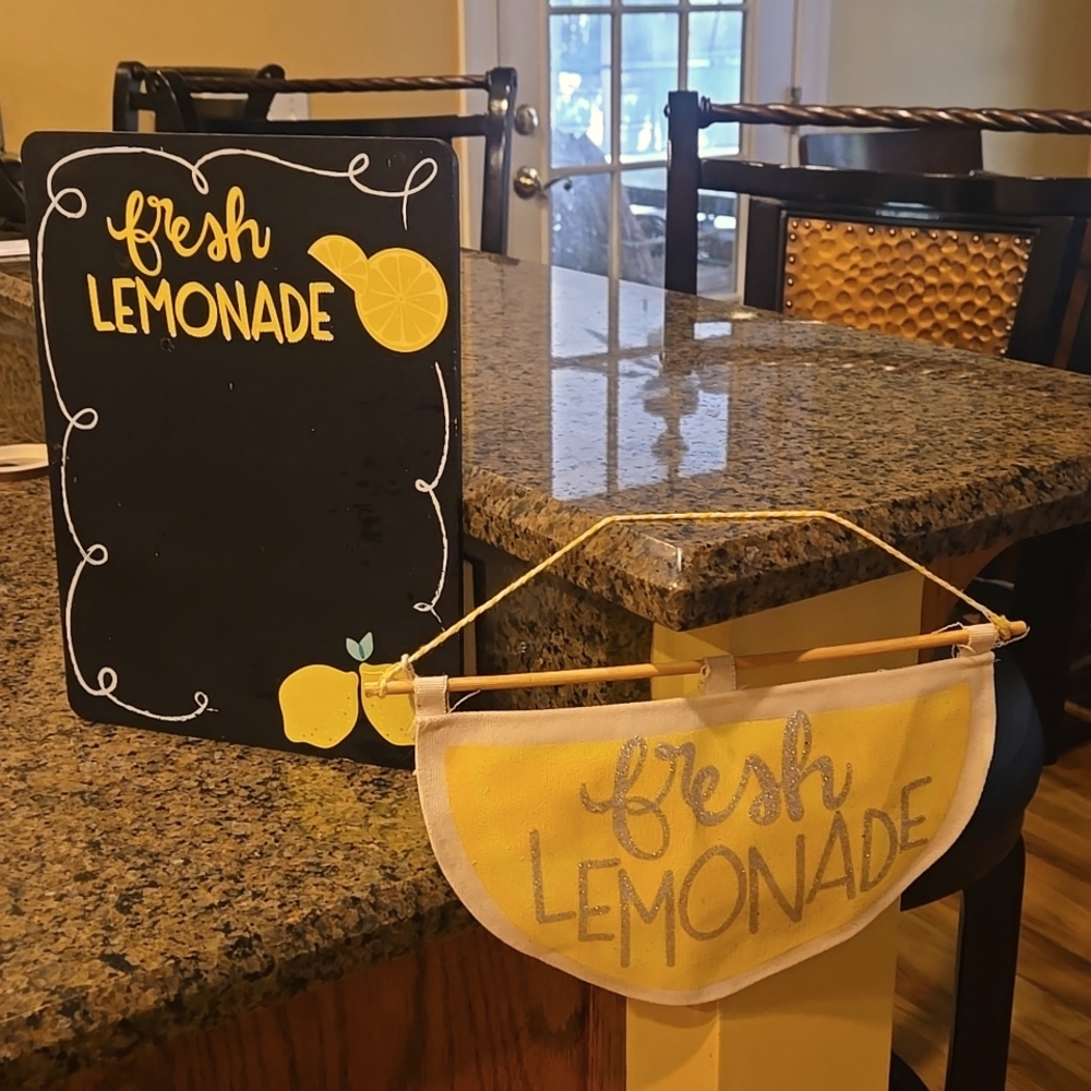 "Fresh Lemonade" chalkboard and hanging cloth sign